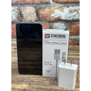 Apple iPod Touch 5th Gen 16GB Gray A1421 w/ Cable & Adapter Bundle